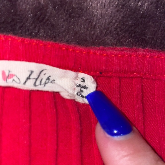 red button crop top - Picture 3 of 3